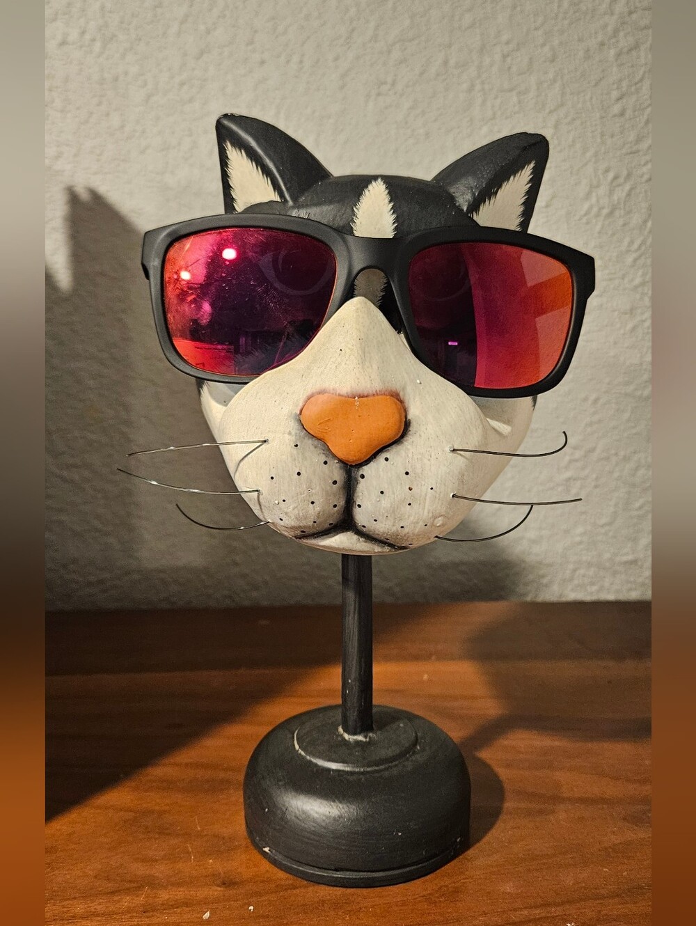 Wood Folkart Cat Eyeglass Holder